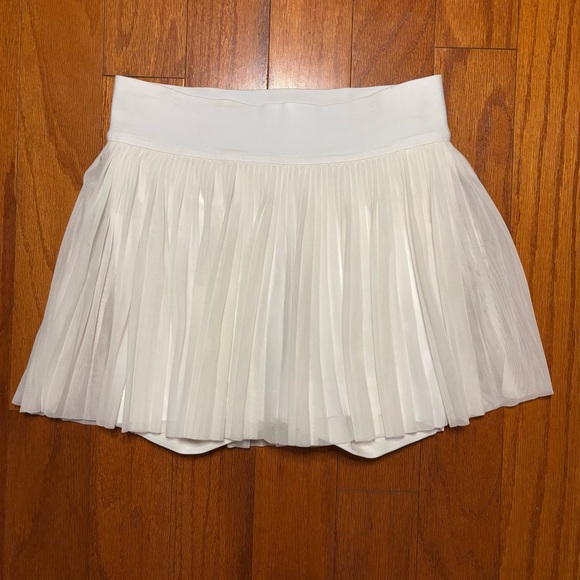 Lululemon Mesh accordion /pleated tennis skort / skirt - Size 2 - Picture 3 of 5